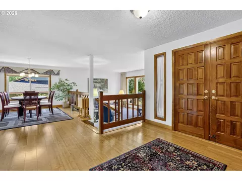 Entry Way - 3317 SW 26th St, Gresham, OR 97080 photo 3 of 4