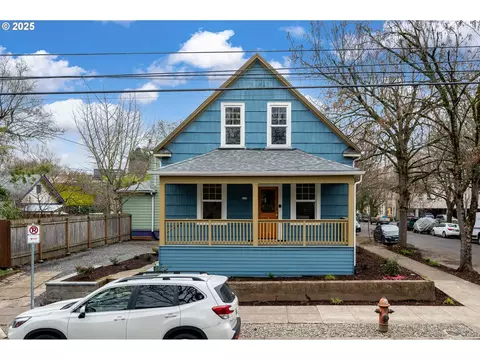 137 NE Fremont St, Portland, OR 97212
