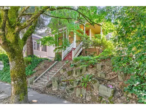 4145 S Corbett Ave, Portland, OR 97239