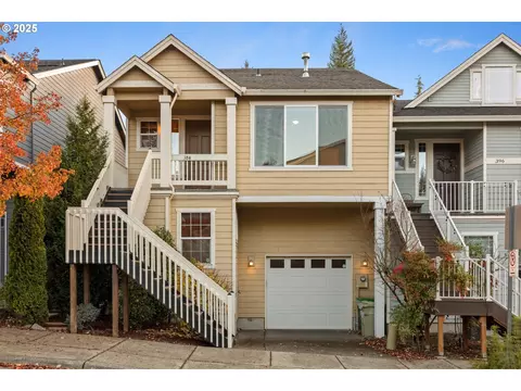384 SW 105th Ter, Portland, OR 97225