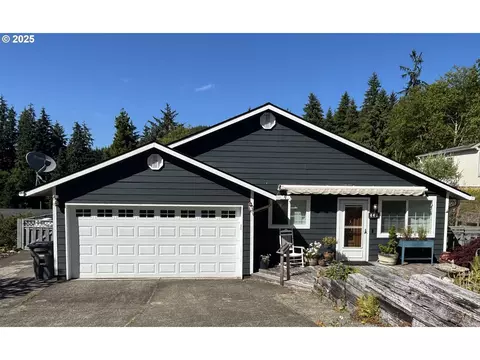 447 Spruce St, Wheeler, OR 97147