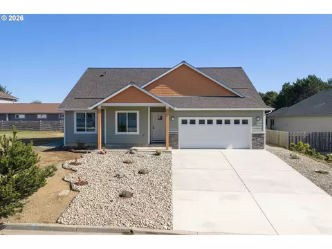 776 Spyglass Dr, Bandon, OR 97411