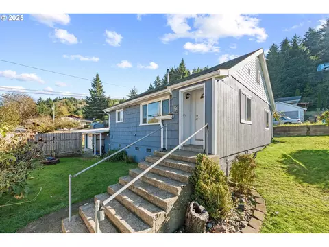 900 Doyle St, Reedsport, OR 97467