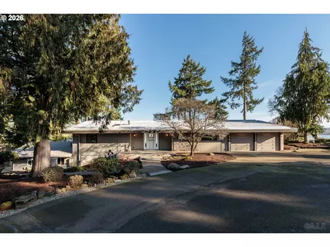 555 Grey Cliffs Dr, Saint Helens, OR 97051