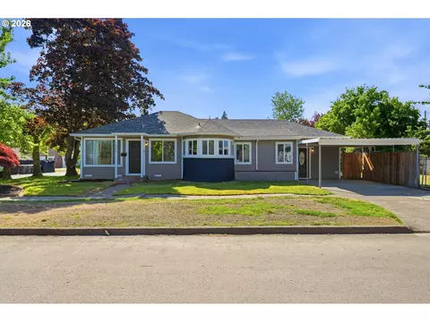 1303 NE Logan St, Mcminnville, OR 97128