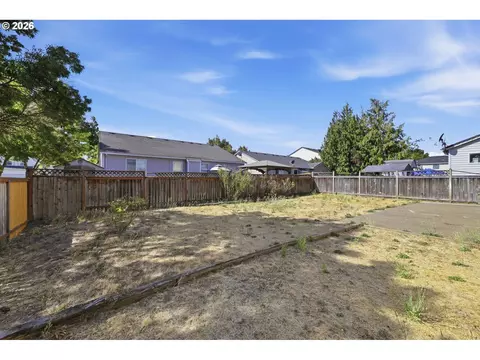 Exterior - 3906 Century Dr, Eugene, OR 97402 photo 7 of 8