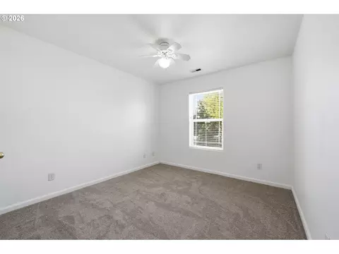 Bedroom - 3906 Century Dr, Eugene, OR 97402 photo 6 of 9