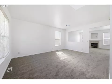 Living - 3906 Century Dr, Eugene, OR 97402 photo 1 of 6