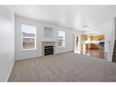 Living - 3906 Century Dr, Eugene, OR 97402 photo 5 of 6