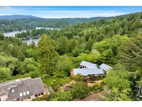 View/Area - 6027 View Loop, Florence, OR 97439 photo 1 of 3