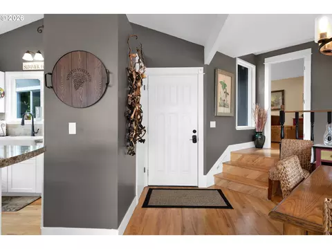 Entry Way - 6027 View Loop, Florence, OR 97439 photo 1 of 4