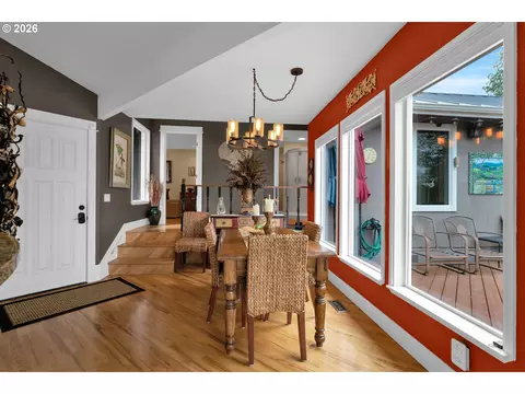 Dining - 6027 View Loop, Florence, OR 97439 photo 1 of 3