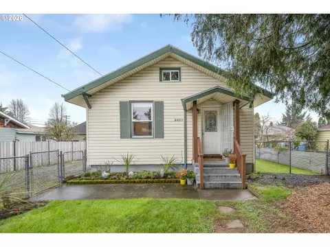 8015 SE Bush St, Portland, OR 97206