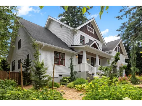 12624 SW 22nd Ave, Lake Oswego, OR 97034