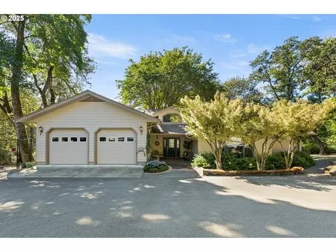 312 Impala Dr, Roseburg, OR 97470