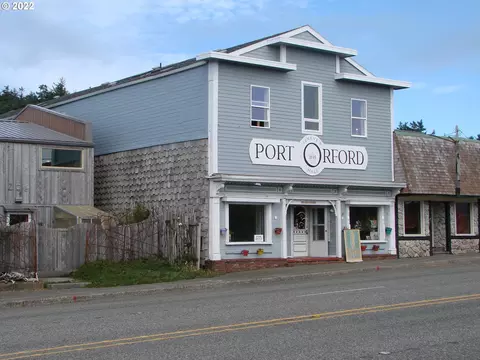 246 6th St, Port Orford, OR 97465
