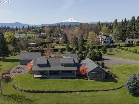 4133 E Forden Dr, Hood River, OR 97031