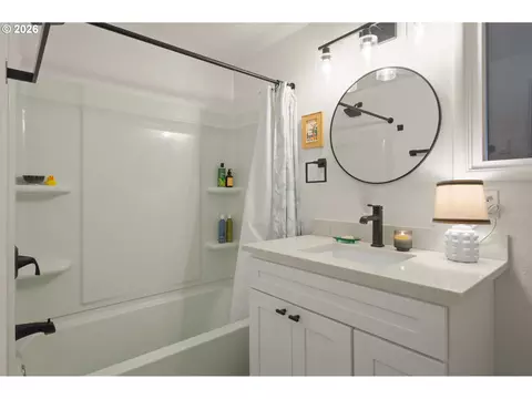 Bath - 2936 Olive St, Eugene, OR 97405 photo 1 of 2