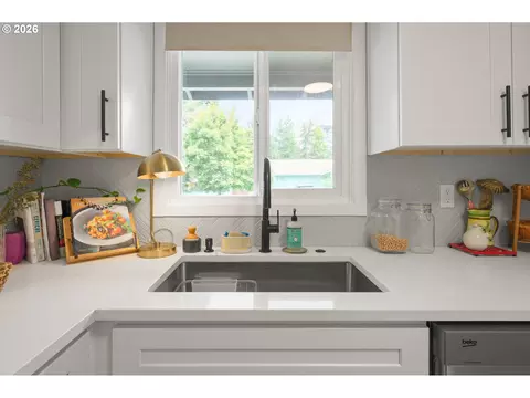 Kitchen - 2936 Olive St, Eugene, OR 97405 photo 5 of 6