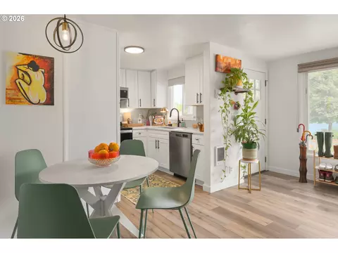 Dining - 2936 Olive St, Eugene, OR 97405 photo 1 of 1
