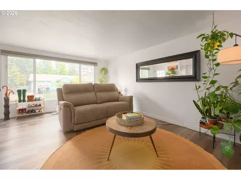 Living - 2936 Olive St, Eugene, OR 97405 photo 3 of 4
