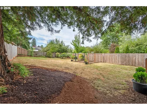Exterior - 2936 Olive St, Eugene, OR 97405 photo 8 of 13