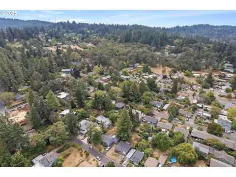 View/Area - 2936 Olive St, Eugene, OR 97405 photo 6 of 6