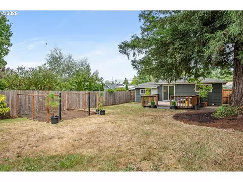 Exterior - 2936 Olive St, Eugene, OR 97405 photo 10 of 13