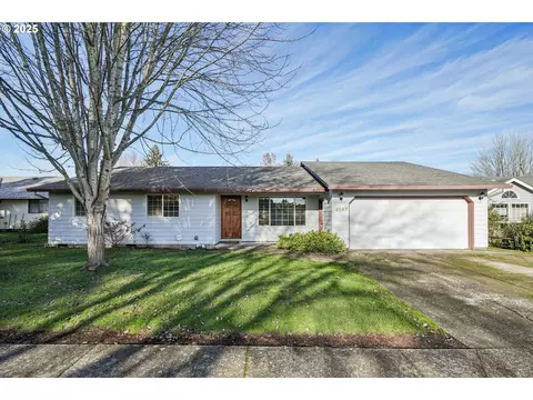 2067 SW Oleander St, Mcminnville, OR 97128