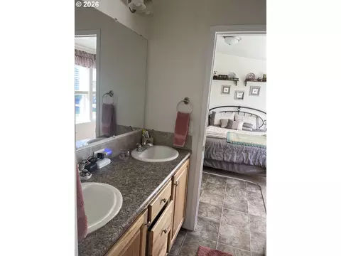 Bath - 650 E Ash St, Union, OR 97883 photo 2 of 4