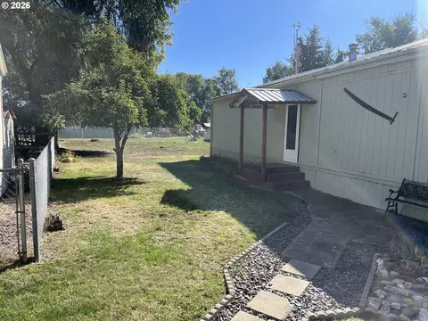 Exterior - 650 E Ash St, Union, OR 97883 photo 2 of 10