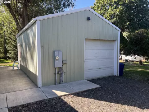 Exterior - 650 E Ash St, Union, OR 97883 photo 7 of 10
