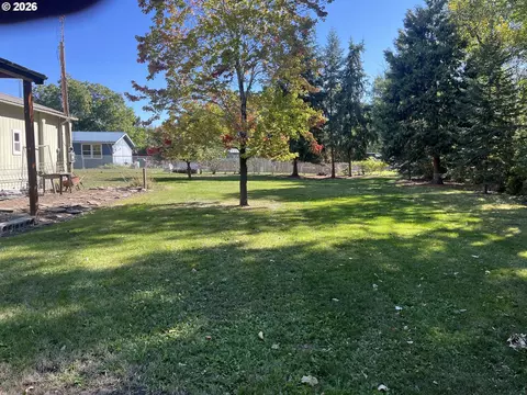 Exterior - 650 E Ash St, Union, OR 97883 photo 5 of 10