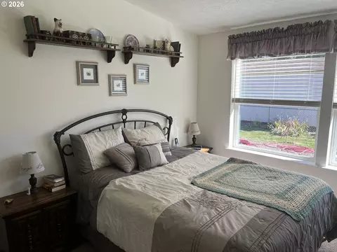 Bedroom - 650 E Ash St, Union, OR 97883 photo 1 of 2