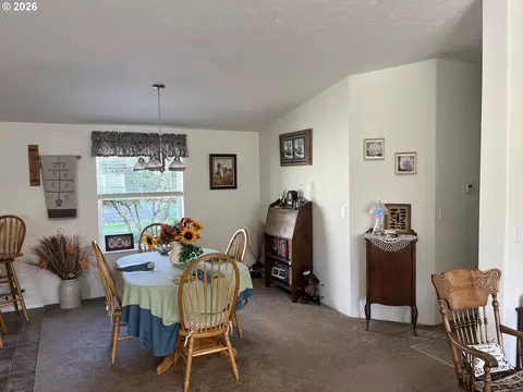 Dining - 650 E Ash St, Union, OR 97883 photo 2 of 2