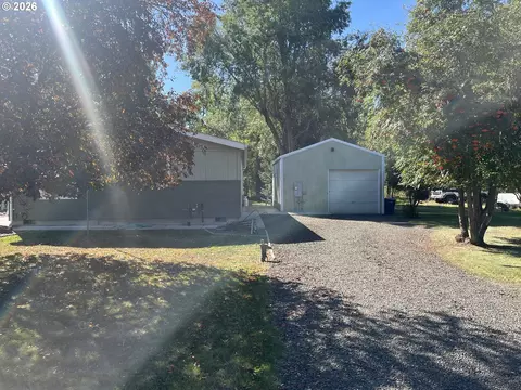 Exterior - 650 E Ash St, Union, OR 97883 photo 1 of 10
