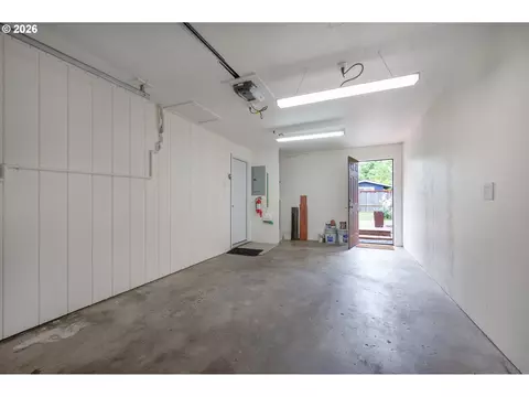820 E 35th Ave, Eugene, OR 97405 photo 27