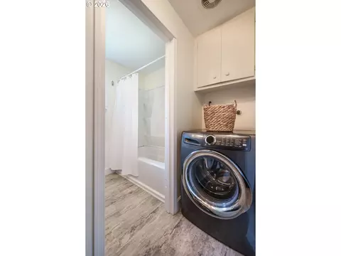 820 E 35th Ave, Eugene, OR 97405 photo 22