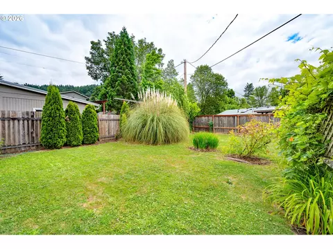 820 E 35th Ave, Eugene, OR 97405 photo 37