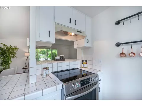 820 E 35th Ave, Eugene, OR 97405 photo 12