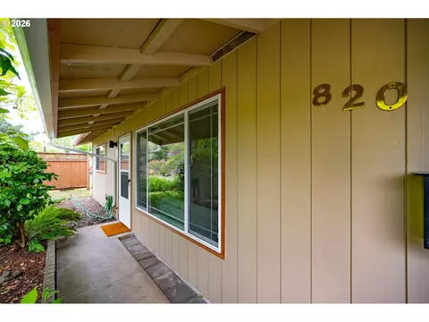 820 E 35th Ave, Eugene, OR 97405 photo 3