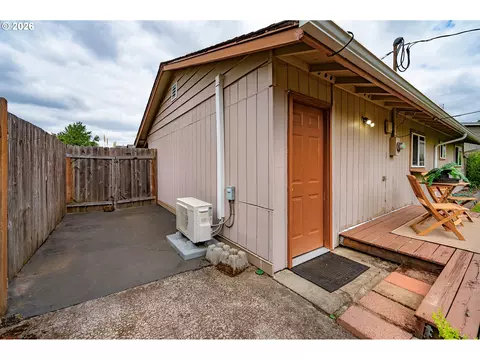 820 E 35th Ave, Eugene, OR 97405 photo 41