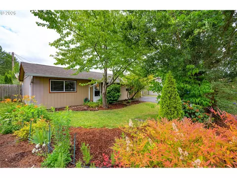 820 E 35th Ave, Eugene, OR 97405 photo 1