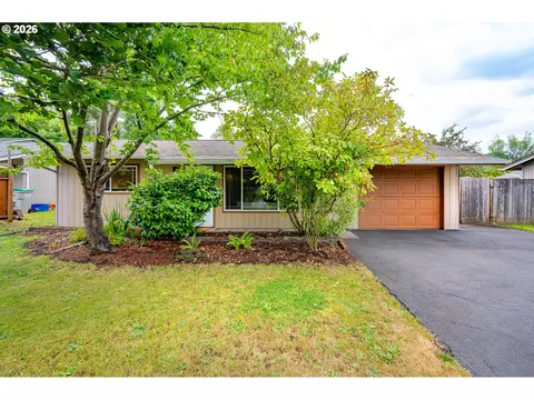 820 E 35th Ave, Eugene, OR 97405 photo 2