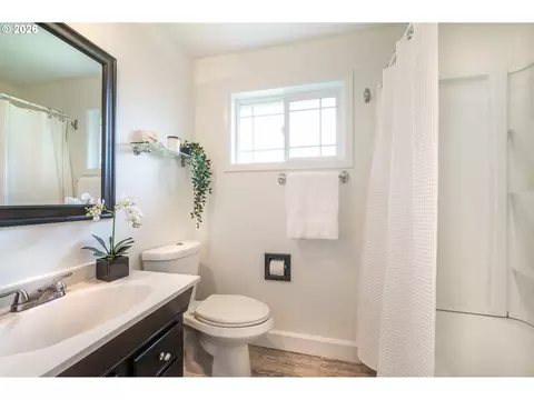 820 E 35th Ave, Eugene, OR 97405 photo 23