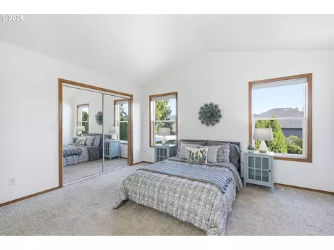 Bedroom - 2704 SW Giese Loop, Gresham, OR 97080 photo 3 of 8