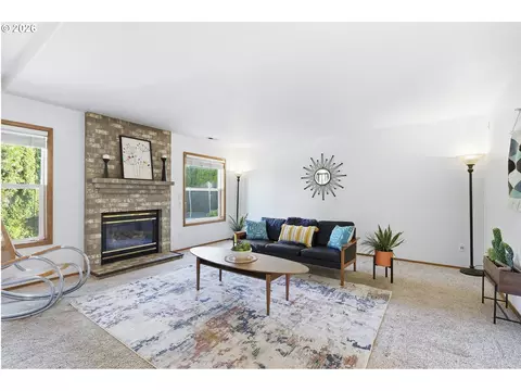 Living - 2704 SW Giese Loop, Gresham, OR 97080 photo 7 of 9