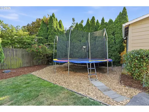 Exterior - 2704 SW Giese Loop, Gresham, OR 97080 photo 9 of 11