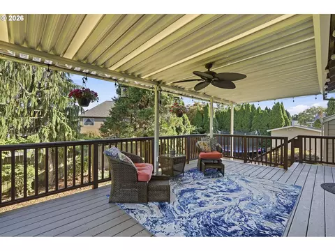 Exterior - 2704 SW Giese Loop, Gresham, OR 97080 photo 6 of 11