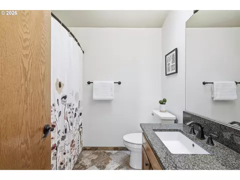 Bath - 2704 SW Giese Loop, Gresham, OR 97080 photo 4 of 4